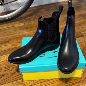 Jack Rogers Black Chelsea rain Boots. Size 11M